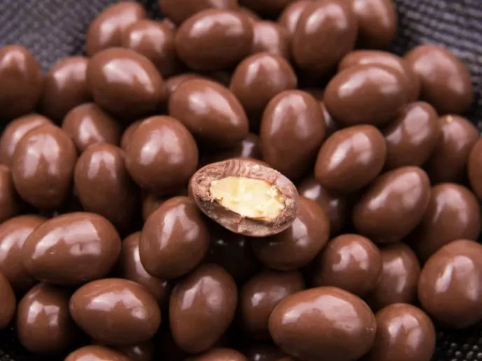 ALMENDRAS CUBIERTAS CON CHOCOLATE